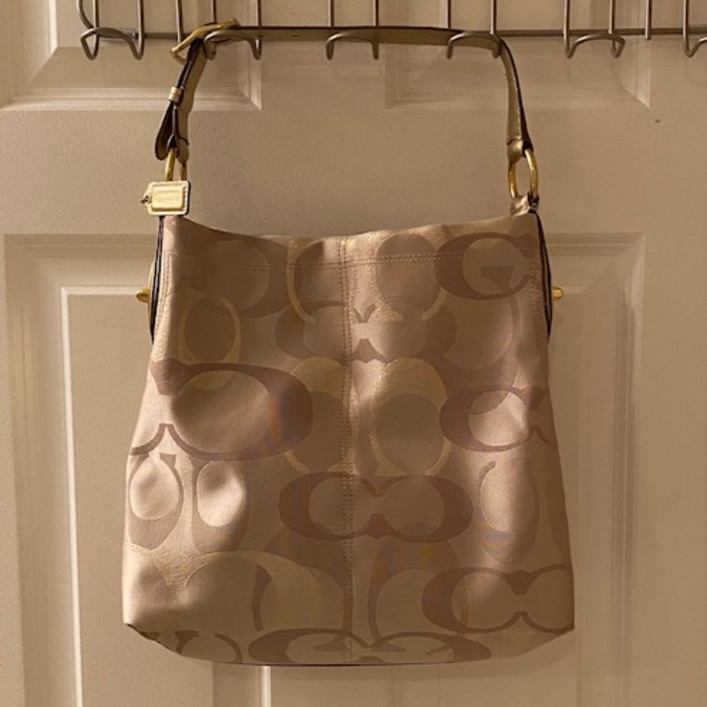 COACH: BEIGE & GOLD SHOULDER BAG-MEDIUM SIZE